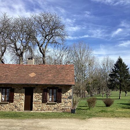 La Maisonnette Des Champs Pierre-Buffière Exterior foto